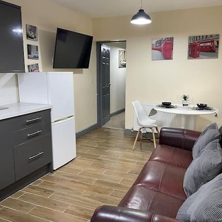 Modern 2 Bedroom Apartment In Derby City Centre Екстериор снимка
