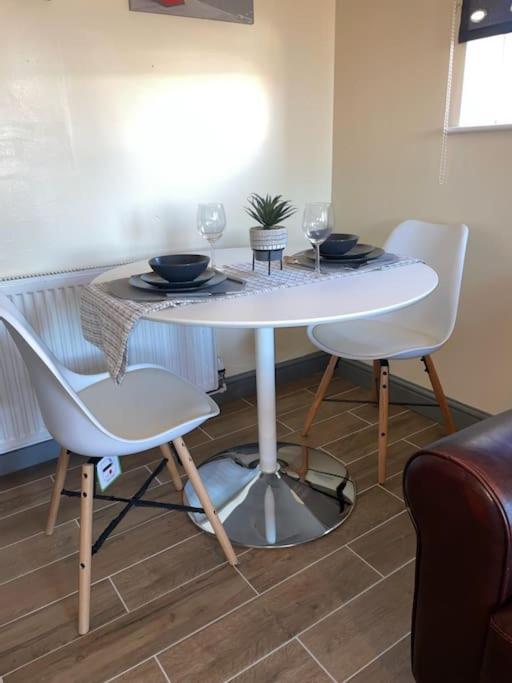 Modern 2 Bedroom Apartment In Derby City Centre Екстериор снимка