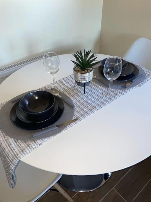 Modern 2 Bedroom Apartment In Derby City Centre Екстериор снимка