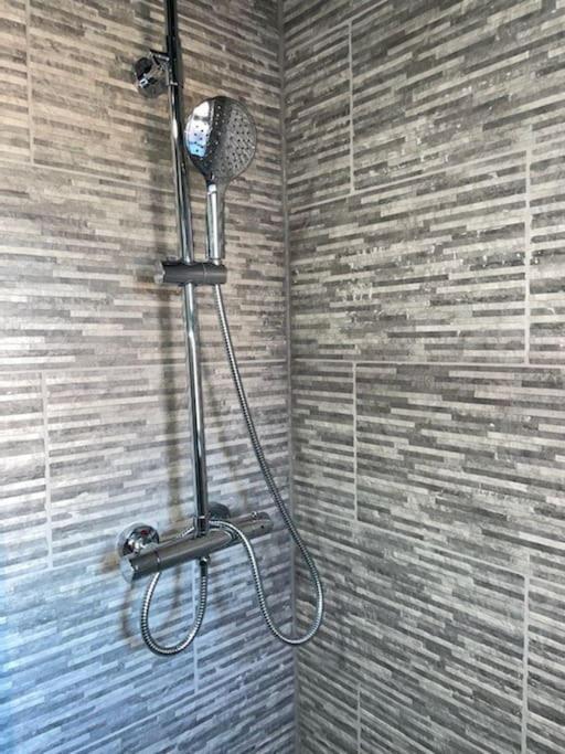 Modern 2 Bedroom Apartment In Derby City Centre Екстериор снимка